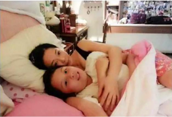 單親孩子叛逆_單親媽媽16歲兒子叛逆_叛逆單親兒子?jì)寢屧撛趺崔k