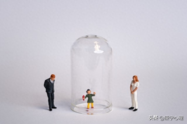 孩子抑郁了家長怎么做心理輔導_輔導孩子抑郁了_輔導孩子抑郁癥