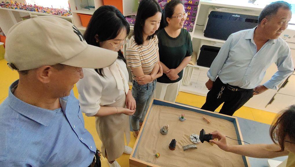 心理沙盤對孩子有用嗎_兒童心理沙盤做一次多少錢_兒童心理沙盤案例大全
